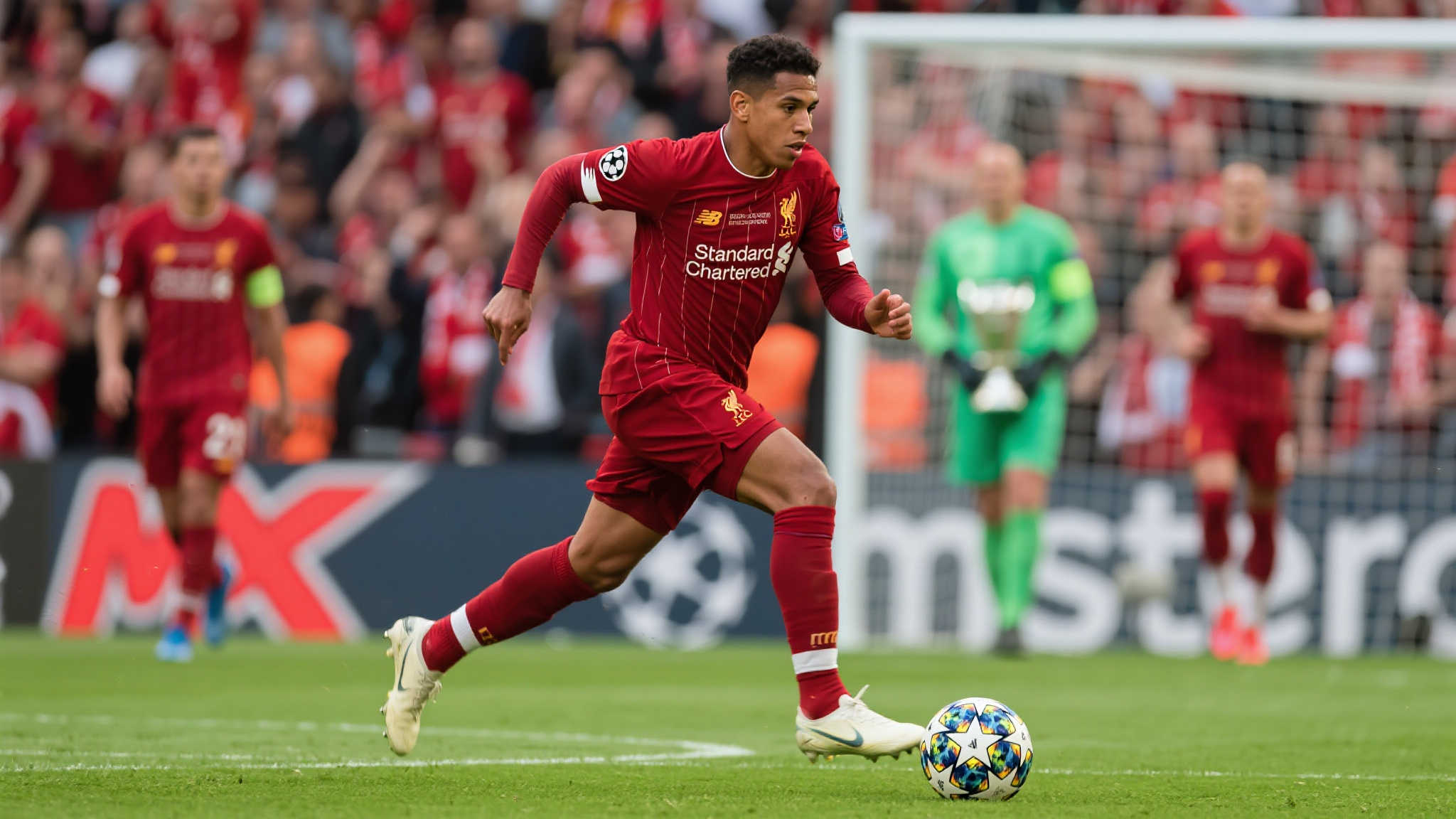 近年来，路易斯·迪亚斯逐渐崭露头角，他凭借其极强的